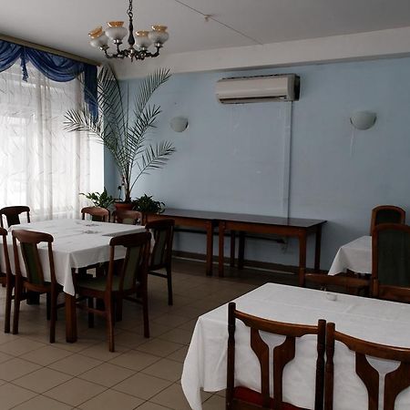 Saturn Hotel Київ Екстер'єр фото