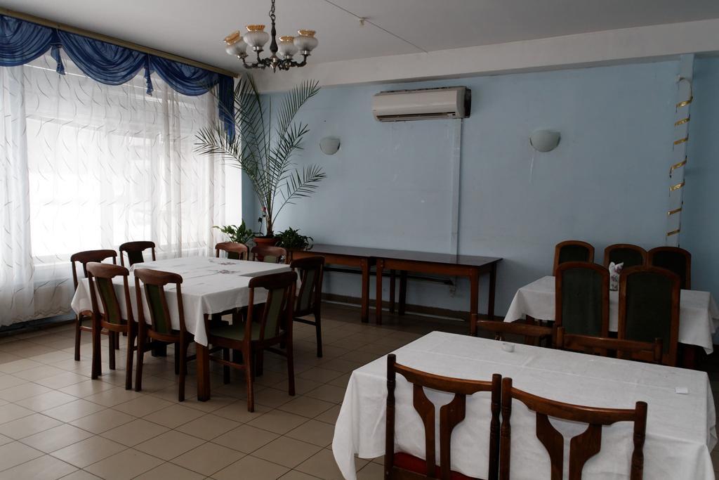 Saturn Hotel Київ Екстер'єр фото