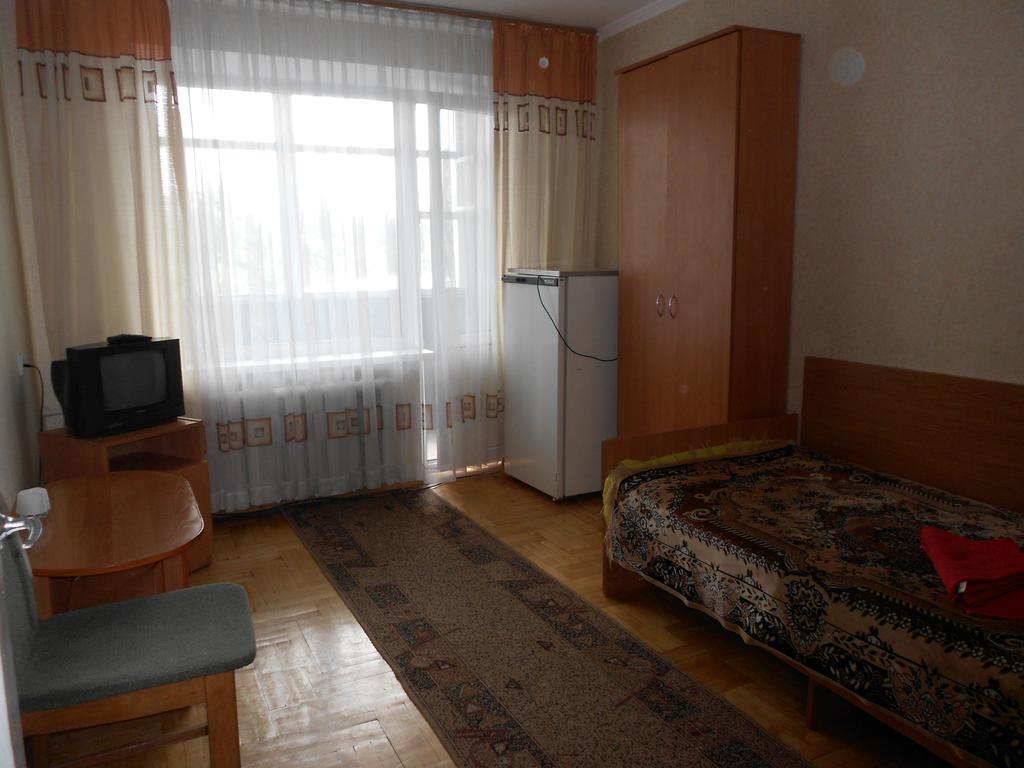 Saturn Hotel Київ Екстер'єр фото