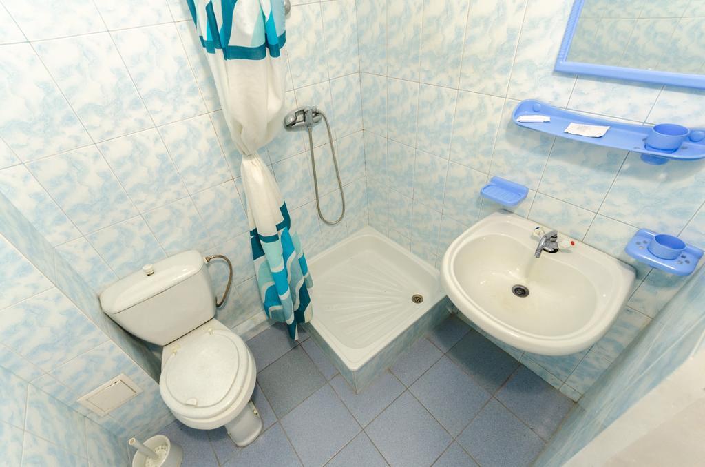 Saturn Hotel Київ Екстер'єр фото