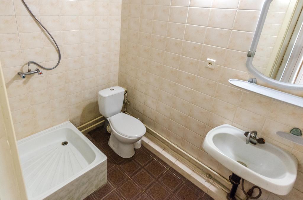 Saturn Hotel Київ Екстер'єр фото