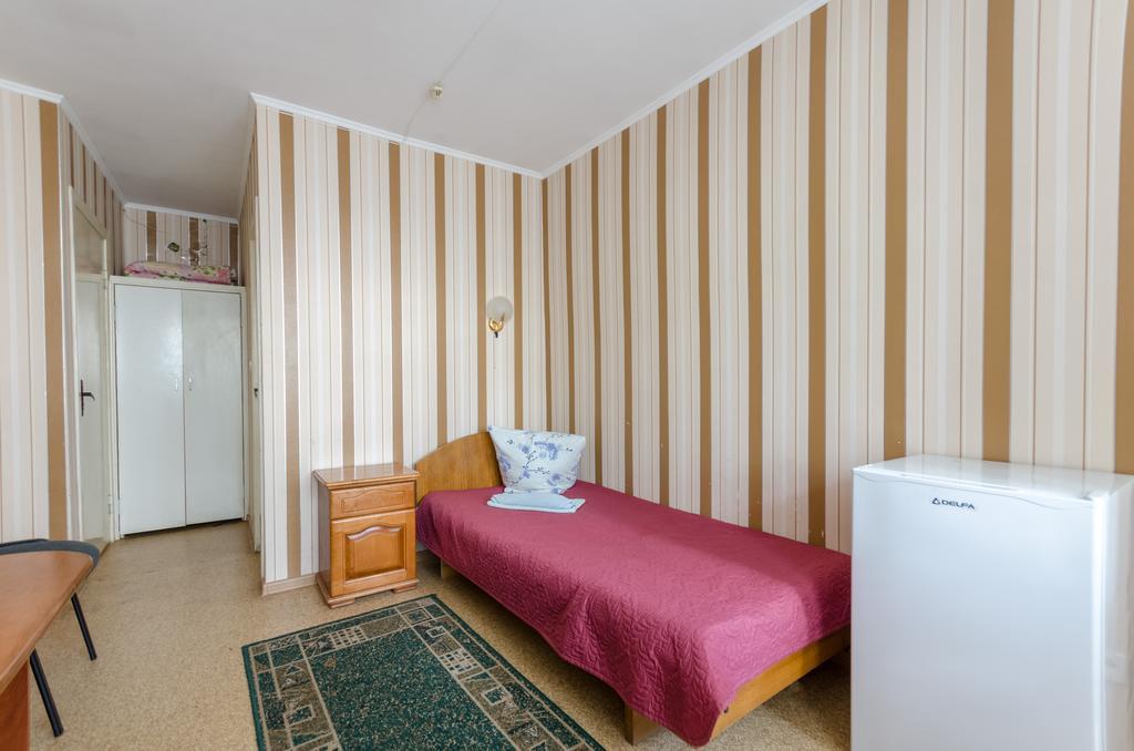 Saturn Hotel Київ Екстер'єр фото