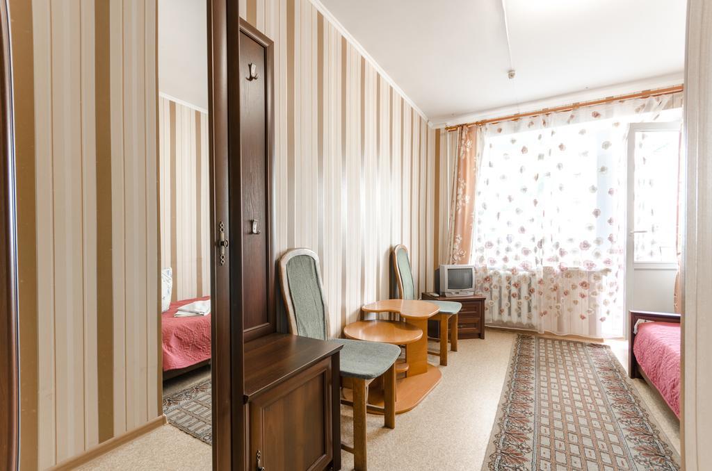 Saturn Hotel Київ Екстер'єр фото