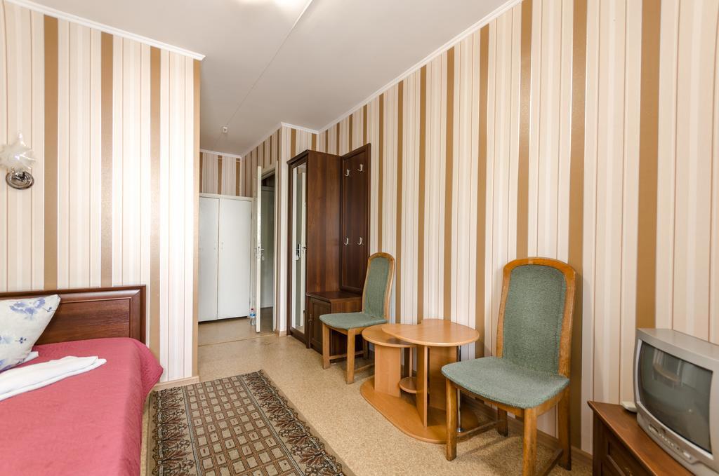 Saturn Hotel Київ Екстер'єр фото