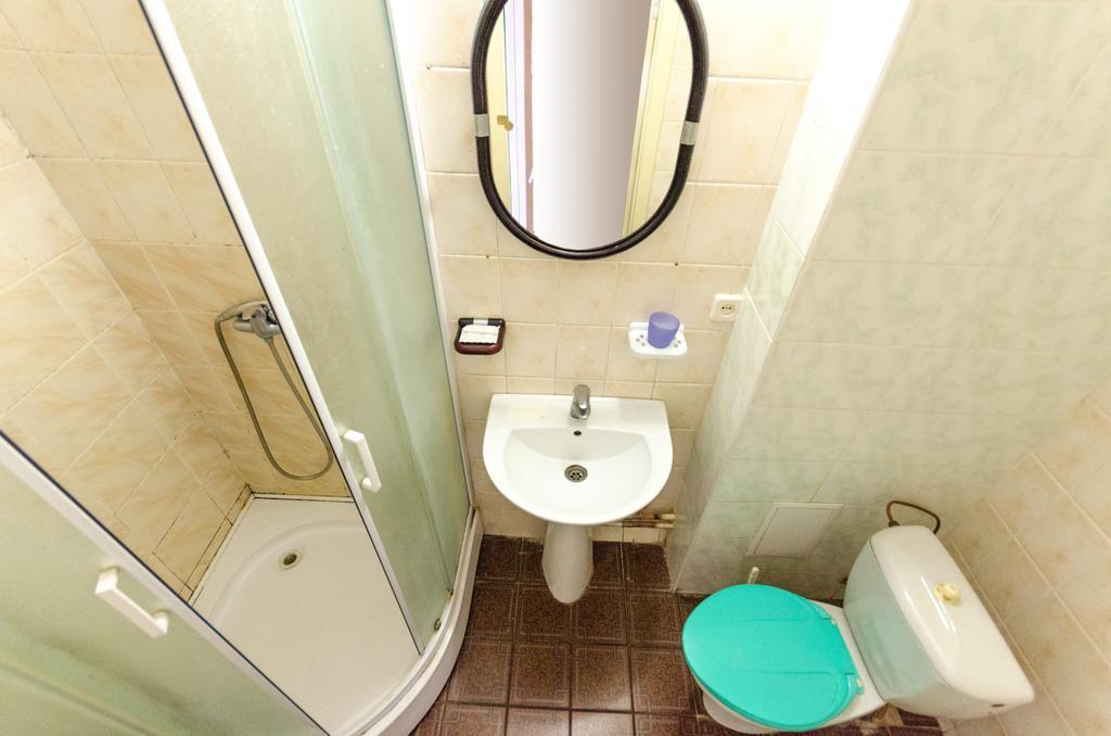 Saturn Hotel Київ Екстер'єр фото