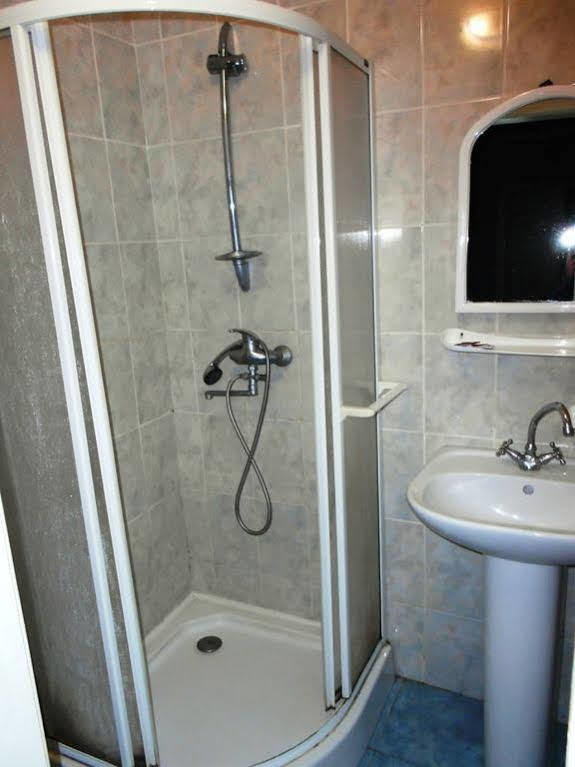 Saturn Hotel Київ Екстер'єр фото
