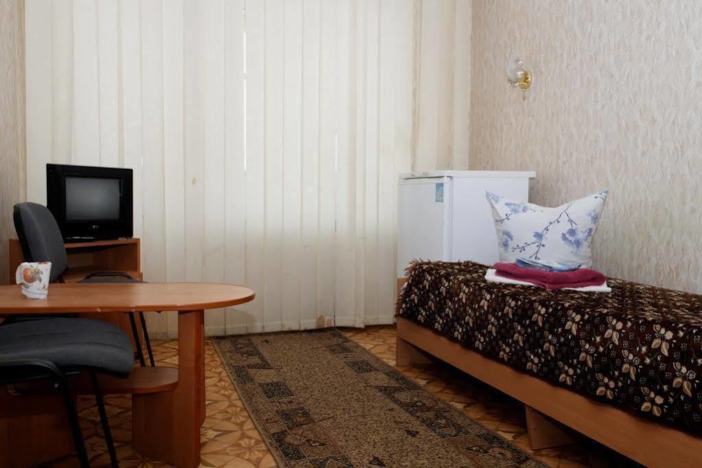Saturn Hotel Київ Екстер'єр фото